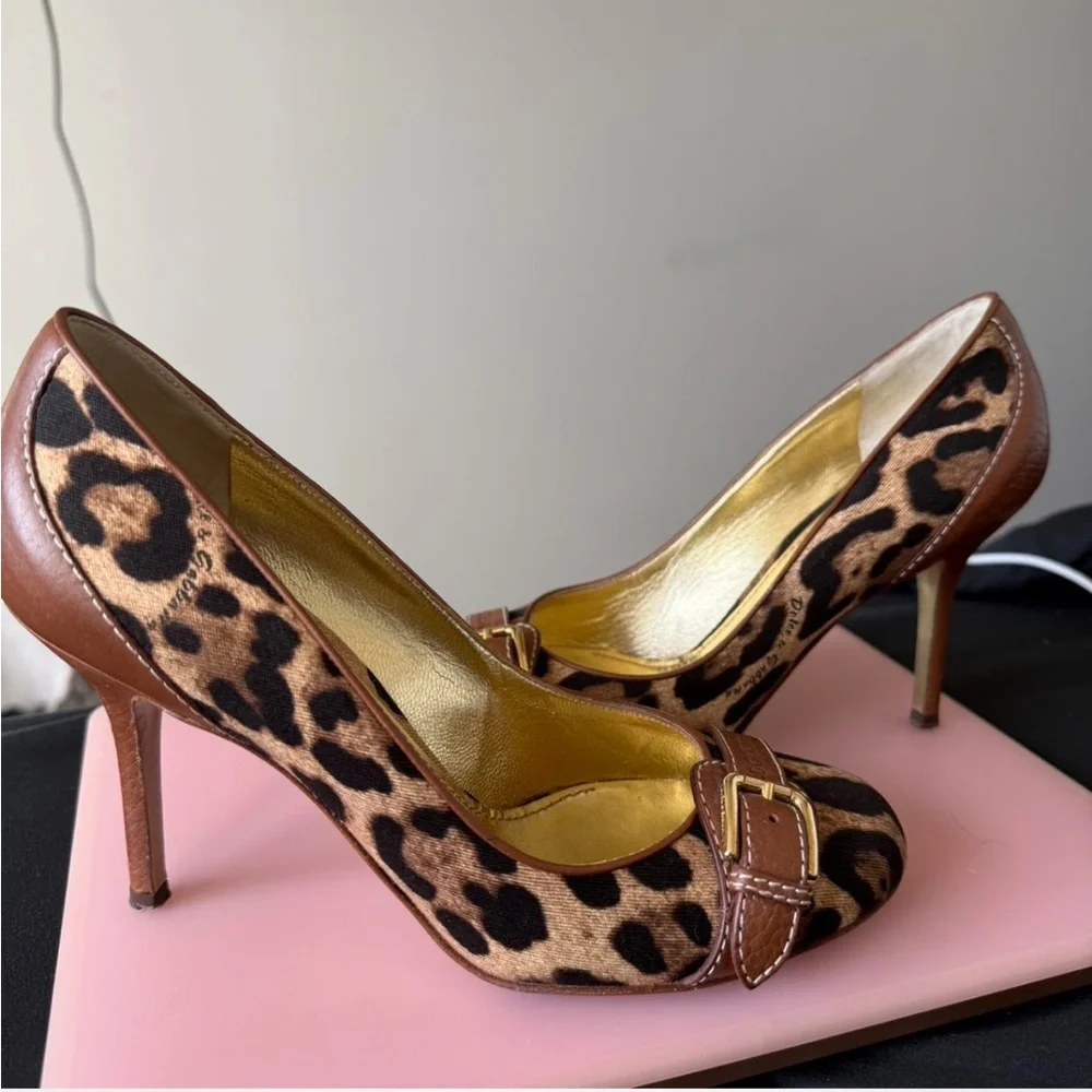 Dolce & Gabbana Leopard Heels with Gold Buckle SIZE 37 or US 7 - Picture 5 of 6